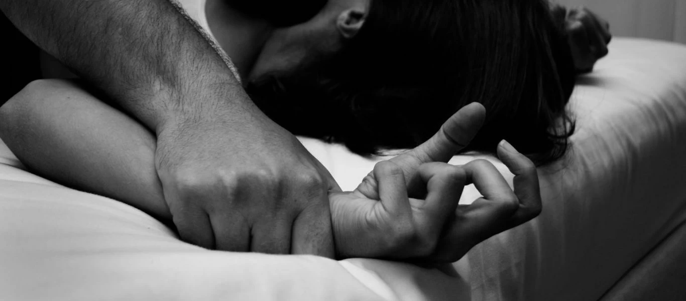 Κρήτη: Δύο φίλες 19 & 22 ετών κατήγγειλαν βιασμό & απόπειρα βιασμού - Χειροπέδες σε δύο άνδρες